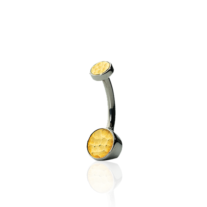 Bezel-set Navel Curve Bezel-set