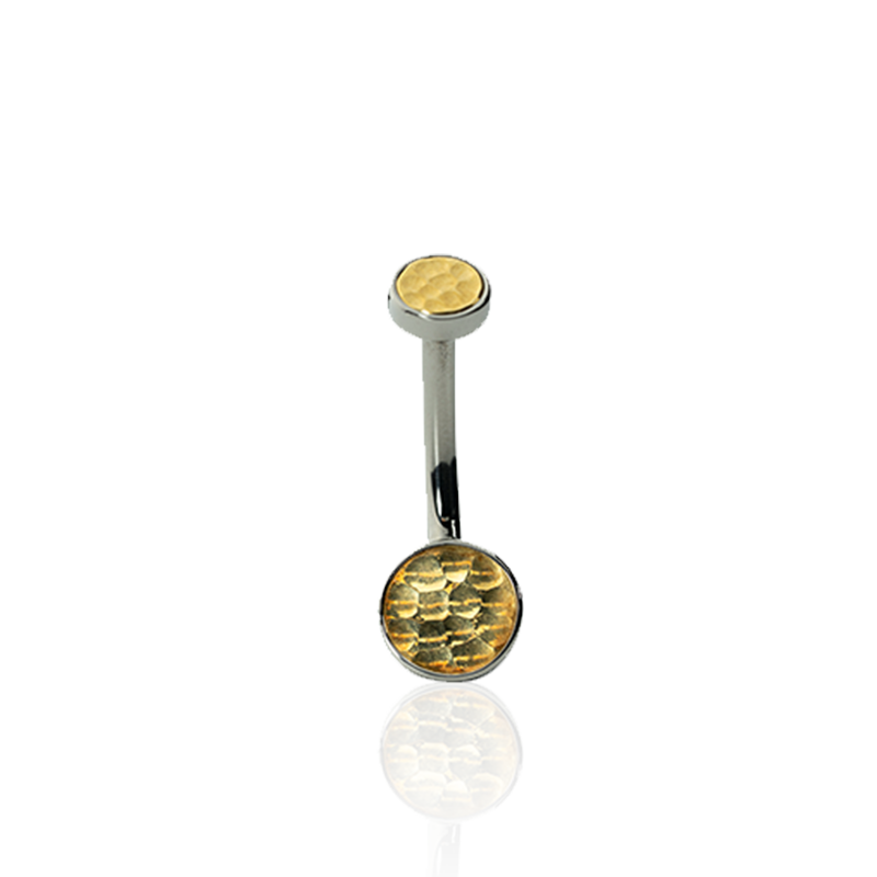 Bezel-set Navel Curve Bezel-set