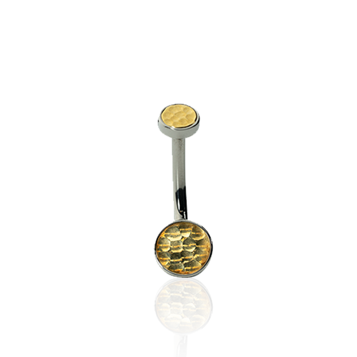 Bezel-set Navel Curve Bezel-set